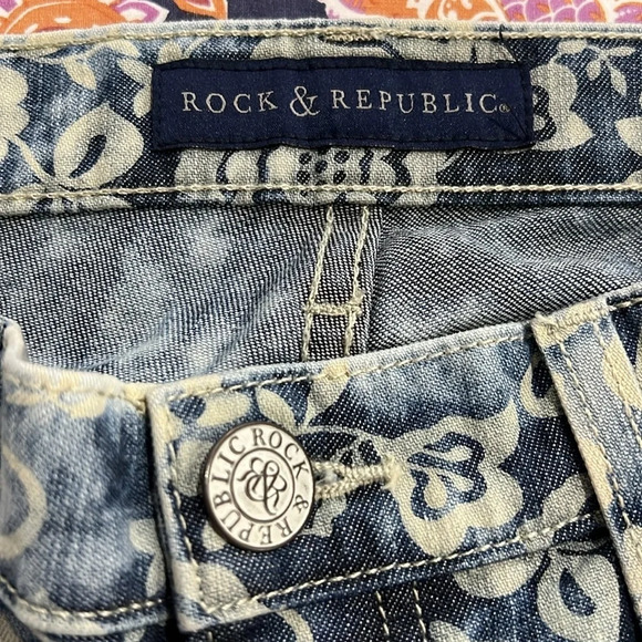 Rock & Republic Berlin Bleached Floral Print Skinny Jeans - Picture 3 of 13